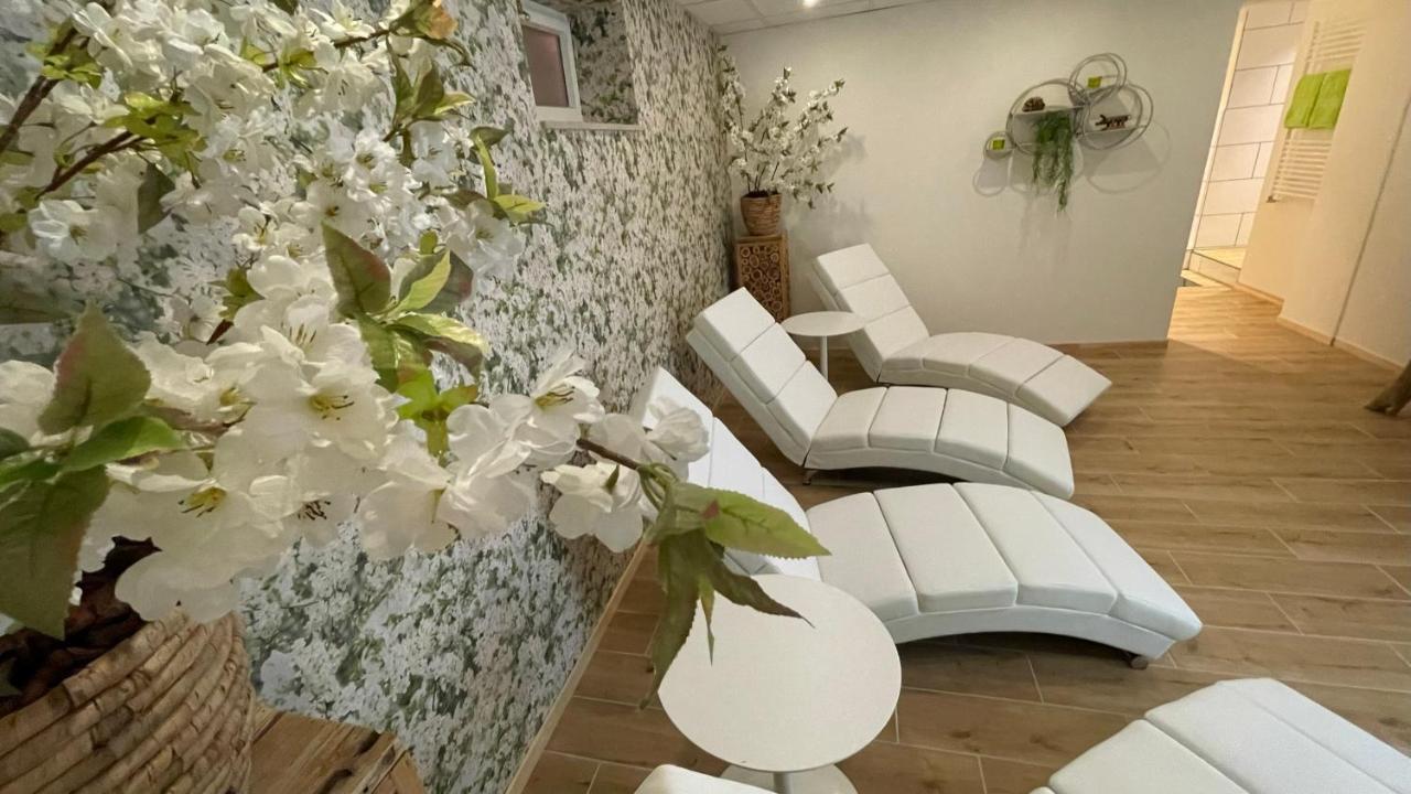 Boutique Hotel Restaurant Hollerather Hof Hellenthal Exterior photo